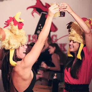 Albergue Rising Cock Party, Lagos